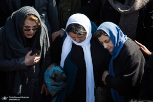 مراسم خاکسپاری پوران شریعت رضوی در امامزاده عبدالله شهرری