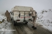 برف و کولاک راه ارتباطی ۸۰ روستا درزنجان را مسدود کرد