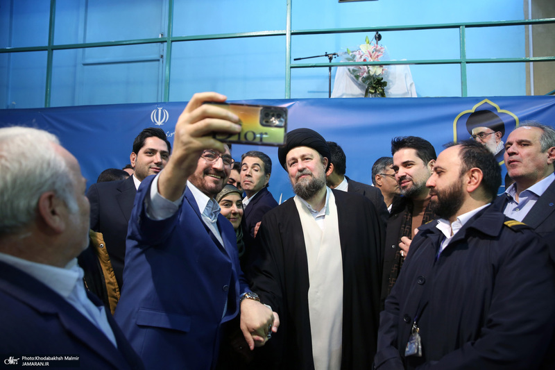 دیدار وزیر و جمعی از کارکنان وزارت راه و شهرسازی با سید حسن خمینی