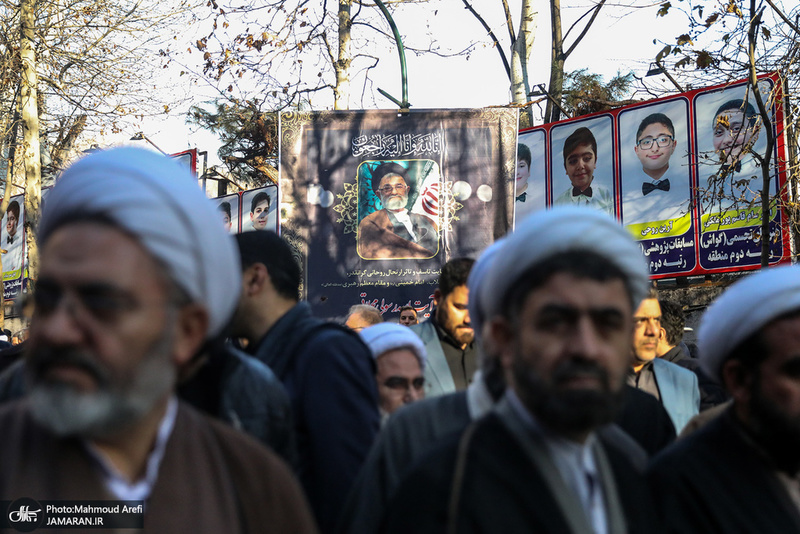 مراسم تشییع آیت الله سید هاشم رسولی محلاتی(ره) در تهران