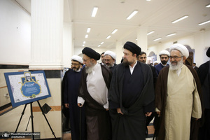 بازدید آیت الله نور مفید از نمایشگاه وکلای شرعی امام خمینی (س)