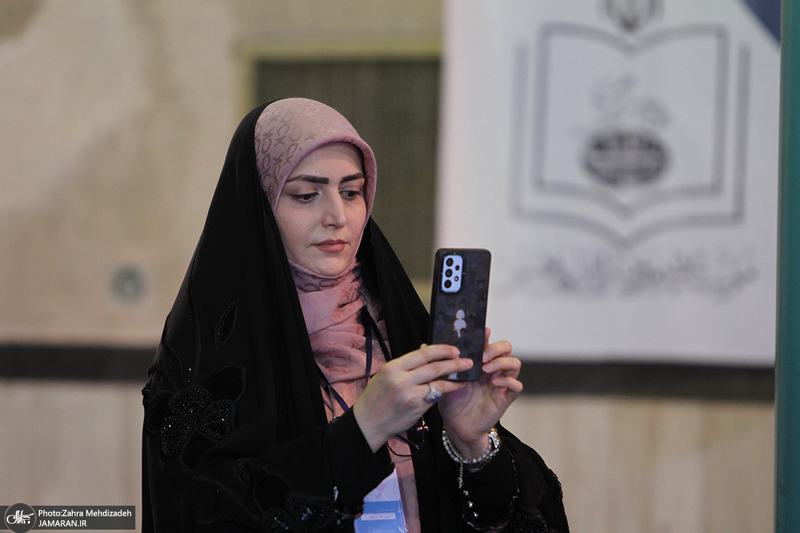 تجدید میثاق بانوان فعال فرهنگی با آرمان های امام خمینی(س) در حسینیه جماران