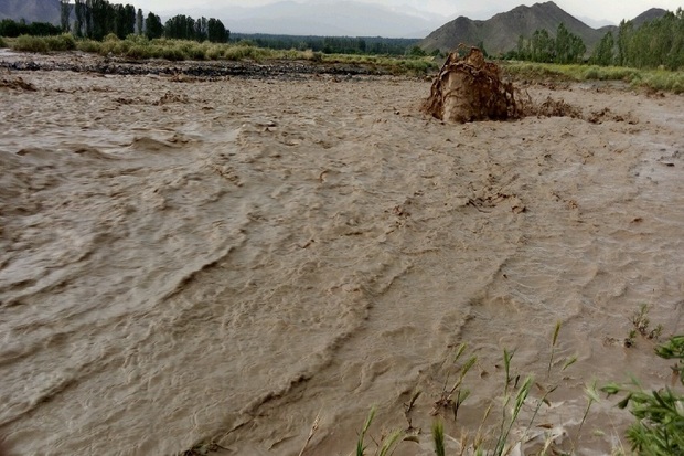 سیلاب به بخش های کشاورزی و روستایی خوی خسارت زد