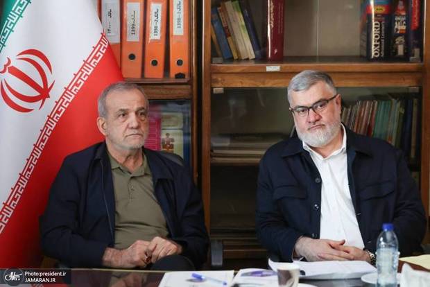 پزشکیان در بازدید از شبکه بهداشت شرق تهران: حکمرانی سلامت باید از درمان‌محوری به سلامت جامعه‌محور تغییر کند/ شبکه بهداشت باید به سکوی هماهنگی خدمات سلامت، اجتماعی و پیشگیرانه تبدیل شود