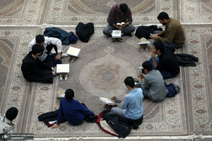 گردهمایی حلقه‌های حفظ موضوعی قرآن در حرم امام خمینی (س)