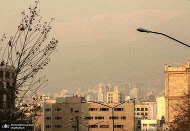 نماینده مجلس: به باد و باران متوسل نشوید، قانون هوای پاک را اجرا کنید