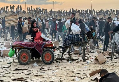 در غزه برای یک بسته آرد، جان می‌دهند