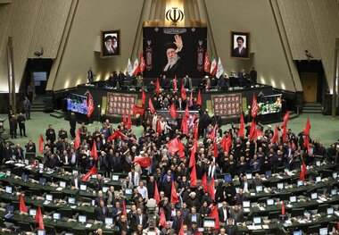 جلسه علنی مجلس در بهارستان/ طرح مربوط به تنگه هرمز اعلام وصل شد