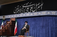 تصاویری از رهبر انقلاب در مراسم امروز حسینیه امام خمینی (9)