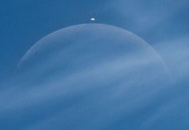 عکس روز ناسا از چهره زهره پشت ماه
