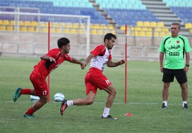 تمرین سرخ پوشان تا روز دوشنبه تعطیل شد