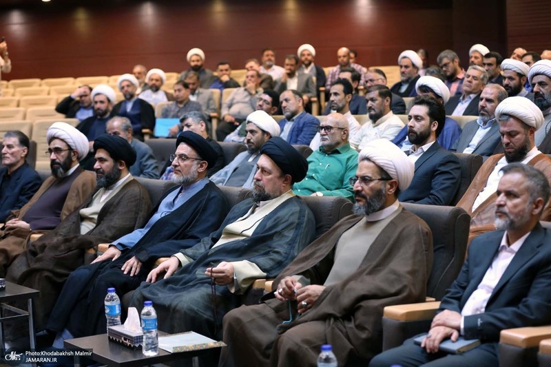 دیدار رئیس و کارکنان سازمان اوقاف و امور خیریه با سید حسن خمینی