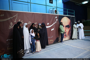 بازدید جمعی از شیعیان کشور نیجریه از بیت امام خمینی (س) در جماران