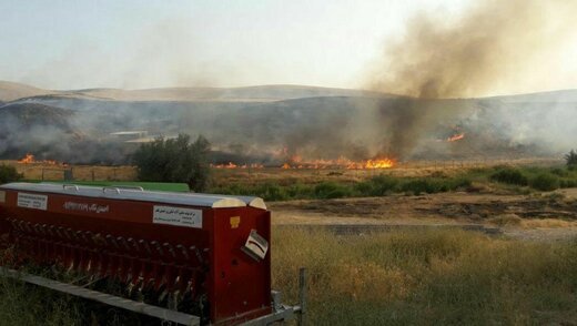 ۲۵ هکتار از مراتع و اراضی کشاورزی تکاب در آتش سوخت