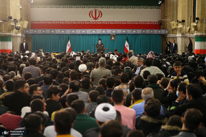 دیدار جمعی از رأی اولی‌ها و خانواده‌های شهدا با رهبر معظم انقلاب