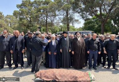 برادر ناطق نوری به خاک سپرده شد/ گزارش تصویری