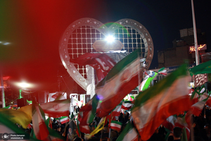 چهل و دومین شب تجمع مردم تهران در میدان الغدیر
