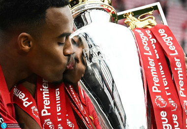 فوتبالیست های متوسطی که ستاره شدند