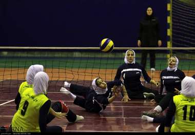 هرمزگان بر بام قهرمانی لیگ یک والیبال نشسته بانوان ایستاد