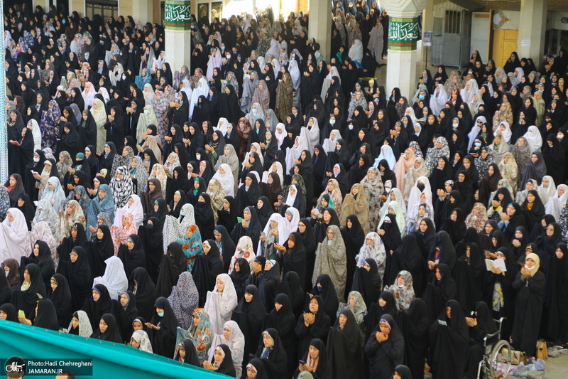 نماز عید سعید فطر در حرم مطهر حضرت معضومه (س)