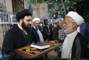 مراسم بزرگداشت خانواده های شهدای 15 خرداد و مدافع حرم توسط سید علی خمینی