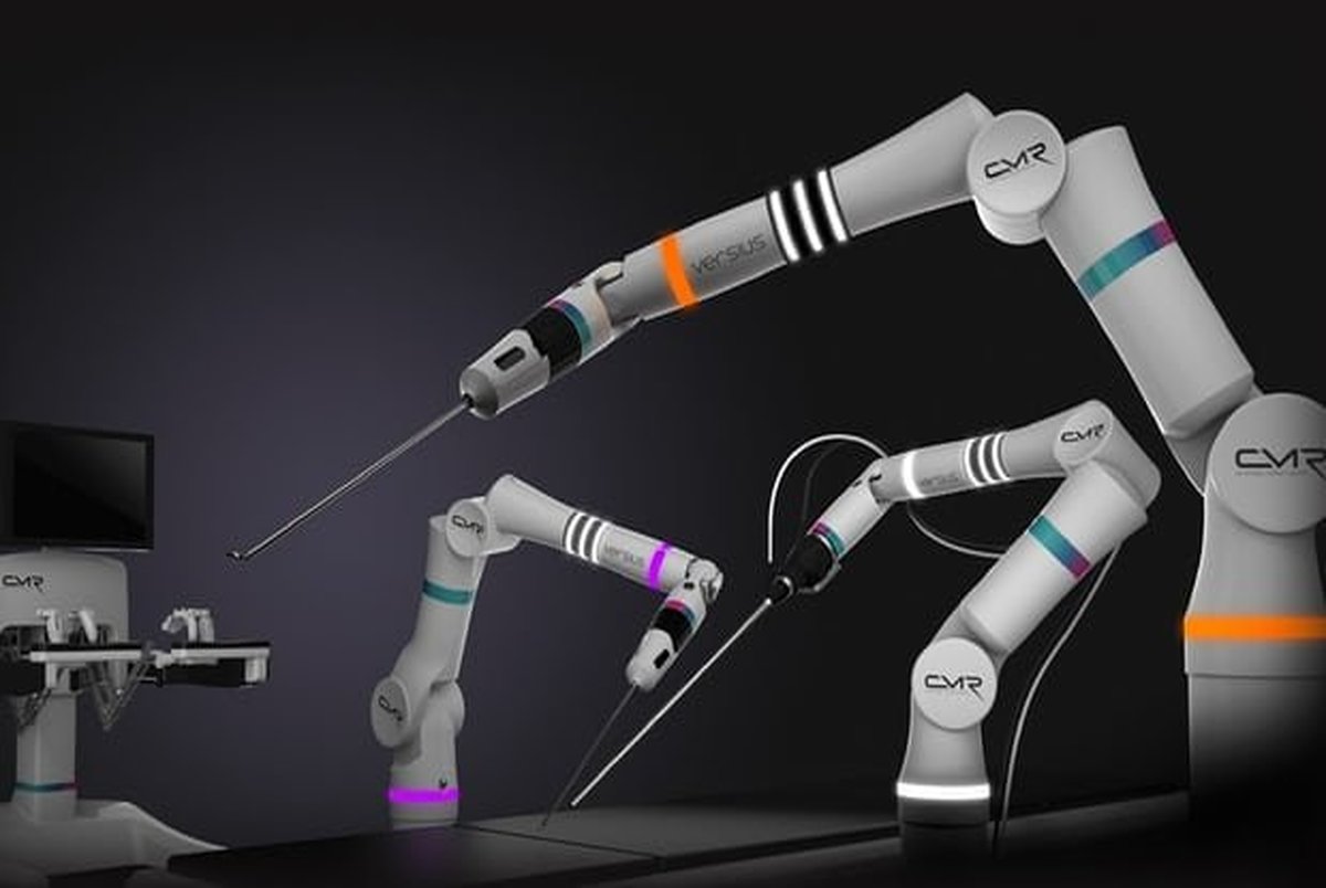 این ربات از راه دور جراحی می کند!