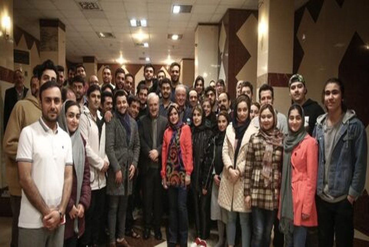 وزیر بهداشت میهمان دانشجویان ایرانی در آخرین شب قرنطینه