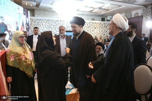 نشست «گفتمان توحیدی اخلاقی‌ امام‌ خمینی(س) در دنیای معاصر؛ دستاوردها و آینده فرارو» (2)