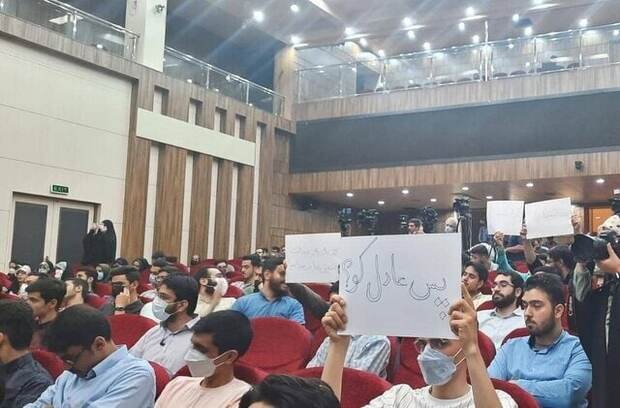 تشویق عادل فردوسی پور در حضور رئیس سازمان صداوسیما

