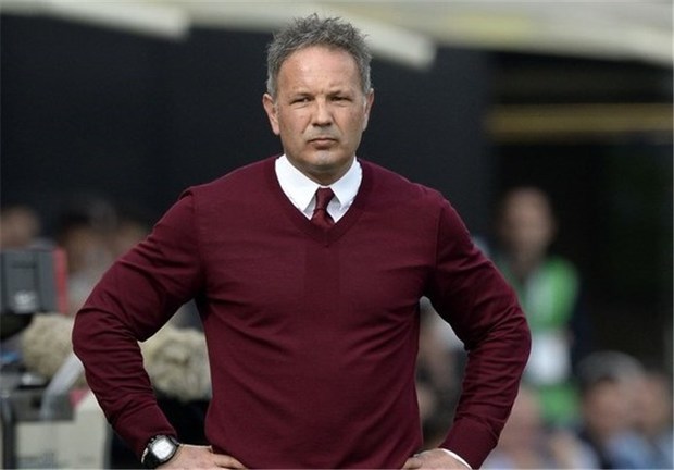 میهایلوویچ به دلیل ابتلا به سرطان خون از هدایت بولونیا کناره‌گیری کرد
