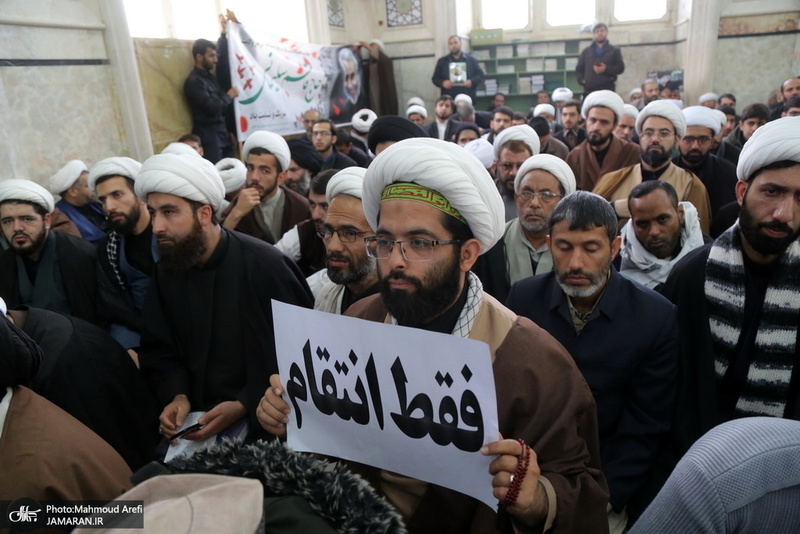 اجتماع طلاب در محکوم کردن اقدام تروریستی دولت آمریکا در به شهادت حاج قاسم سلیمانی