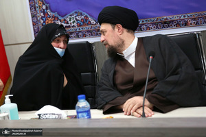 نشست صمیمانه اعضا هیات علمی پژوهشکده امام خمینی و انقلاب اسلامی با تولیت  معزز به مناسبت روز معلم