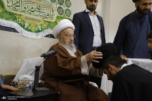 عمامه گذاری طلاب در روز میلاد پیامبر اکرم (ص) و امام صادق (ع) توسط مراجع تقلید