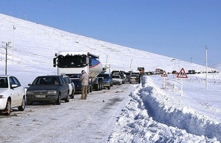 جاده های کردستان هنوز هم با رهگذران نامهربانی می کند- عبدالله رحمانی