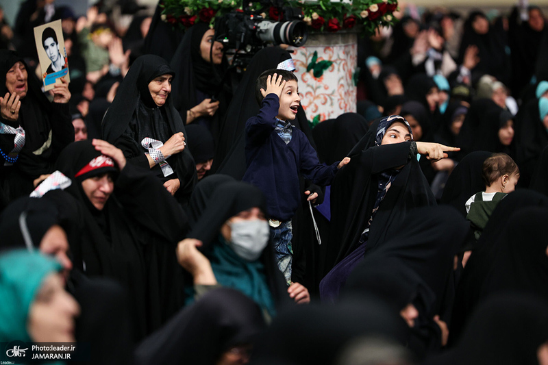 دیدار هزاران نفر از زنان و دختران با رهبر معظم انقلاب