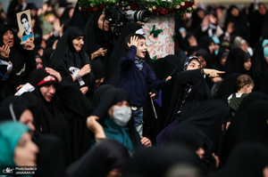 دیدار هزاران نفر از زنان و دختران با رهبر معظم انقلاب