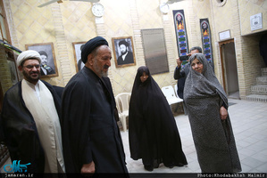 بازدید حجت الاسلام و المسلمین سید محمود دعایی از بیت امام در نجف