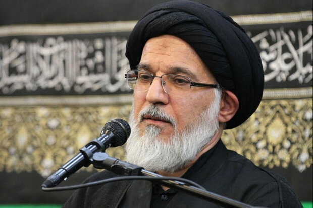 عضو خبرگان رهبری: ما در مرحله تدوین قانون جدید برای جهان هستیم/ تا 10 سال دیگر، نظام موجود «دولت و ملت» دچار فروپاشی می‌شود