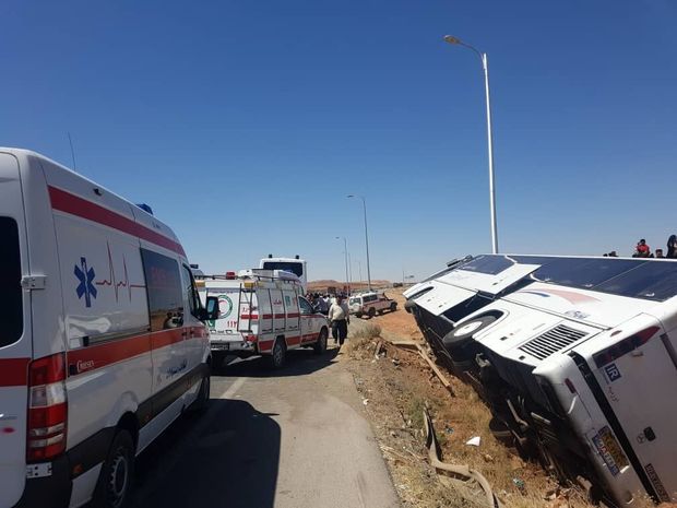 ۲۶ نفر بر اثر واژگونی اتوبوس در جاده بافق - کوهبنان زخمی شدند