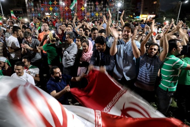 شیپورهای شادی در خیابان های پایتخت به صدا درآمدند