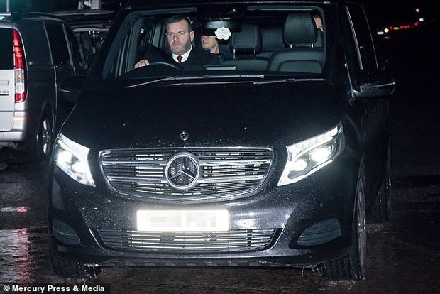 سولسشایر به محل تمرین منچستر رسید+عکس
