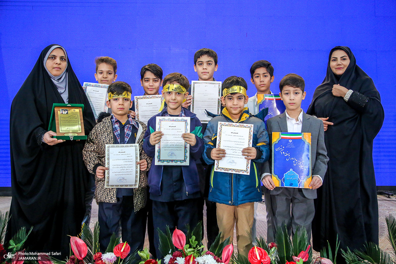 مراسم تجلیل از دانش آموزان برگزیده فرهنگی، هنری و قرآن، عترت و نماز منطقه 19