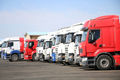 هشدار یک مسئول: بیکاری 60 هزار کامیون ایرانی را تهدید می‌کند! کامیون‌های خارجی برای تجارت هزینه کمتری دارد