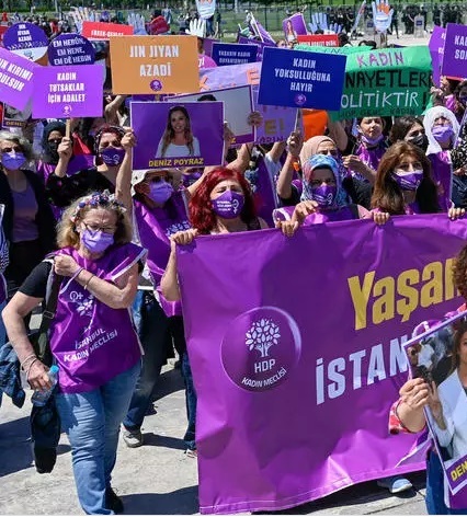 تظاهرات زنان ترکیه علیه اردوغان