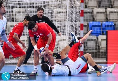 تا وقتی نگاه فدراسیون تغییر نکند، اوضاع درست نمی شود/ فدراسیون فقط به دنبال تبلیغ و بوق و کرنا است!/ باخت تیم ملی قابل پیش بینی بود