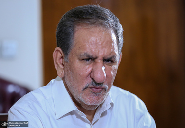 انتقاد جهانگیری از توهین یک مقام وزارت بهداشت به منتقدان/ مهاجرانی و عباس عبدی خواستار برخورد با جهانپور شدند