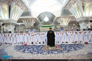 مراسم جشن تکلیف دانش آموزان دختر در حرم مطهر امام خمینی(س) 