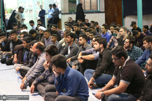 بازدید جمعی از دانشجویان فعال فرهنگی سیاسی و اجتماعی دانشگاه های استان هرمزگان از بیت امام خمینی (س)در جماران