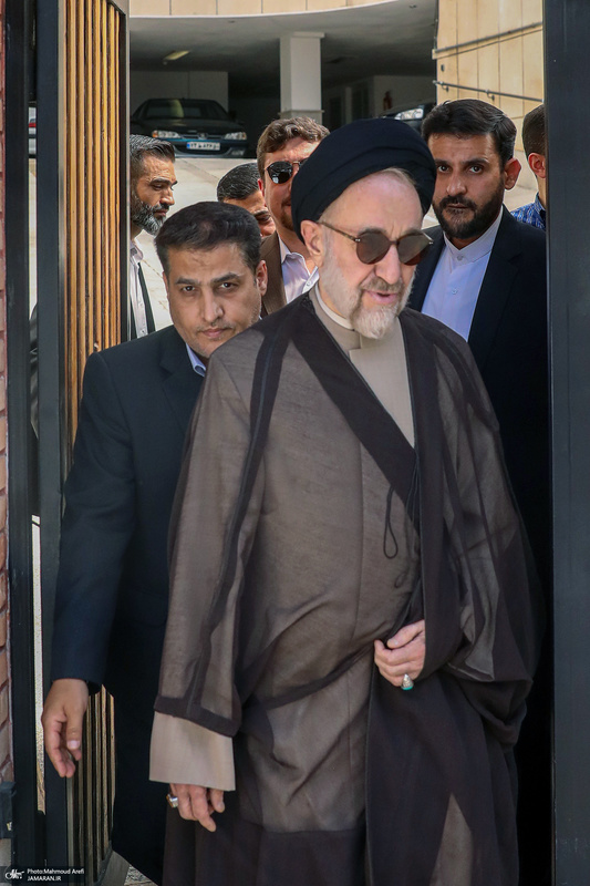 حضور سید محمد خاتمی در مرحله دوم انتخابات ریاست جمهوری چهاردهم