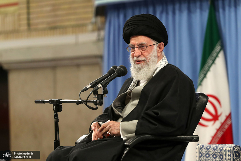 دیدار جمعی از فرماندهان و کارکنان نیروی هوایی ارتش با فرمانده معظم کل قوا